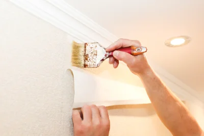 Pose de papier peint à Champrougier — revêtements muraux et toiles de verre